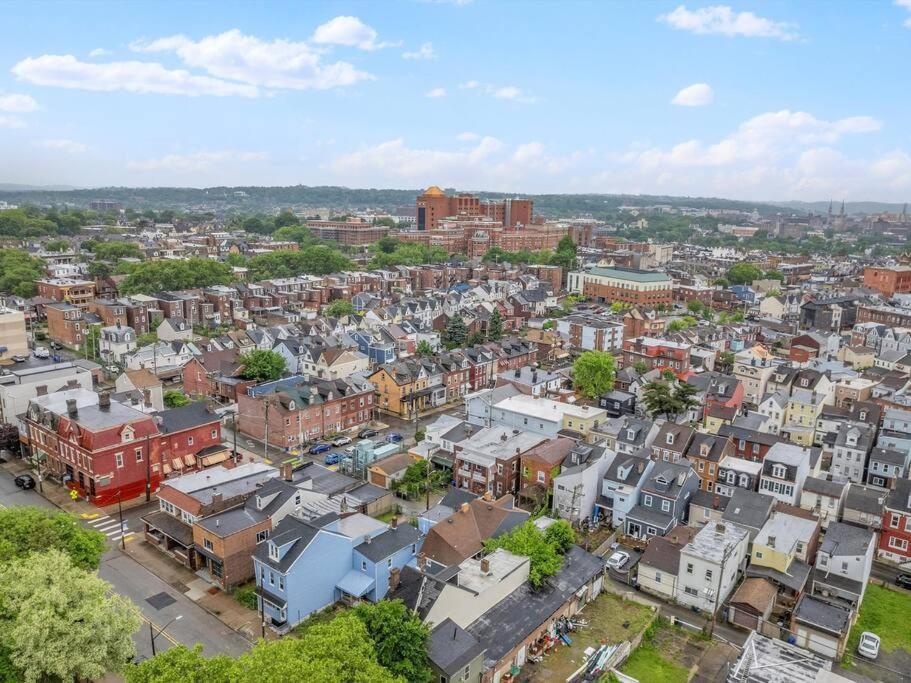 Apartment Bloomfield, Bright And Spacious Two Bedroom With Free Parking *