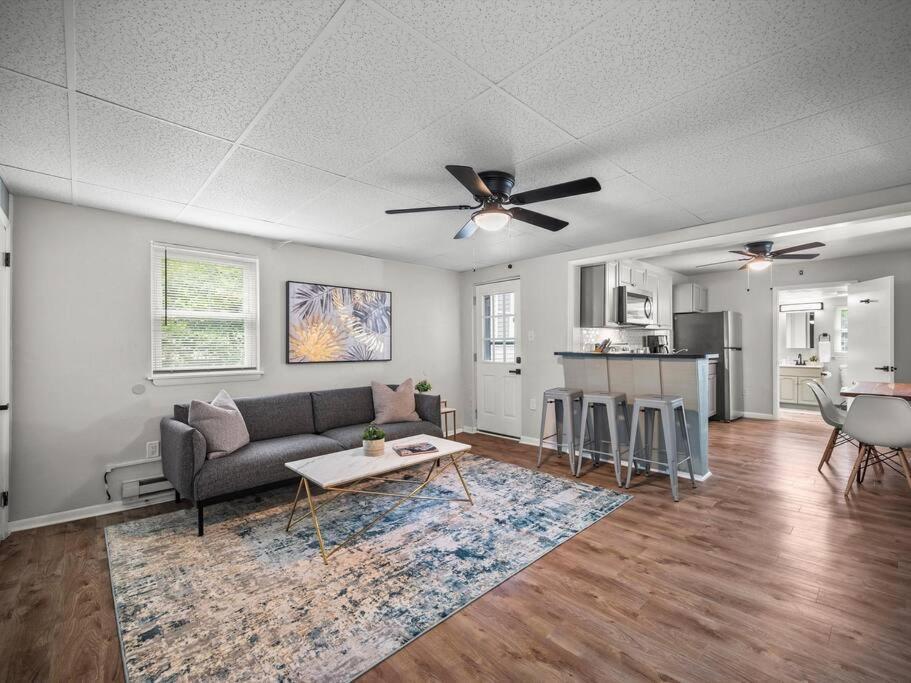 Apartment Bloomfield, Bright And Spacious Two Bedroom With Free Parking
